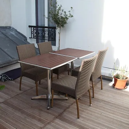 Le Myosotis 2* Paris